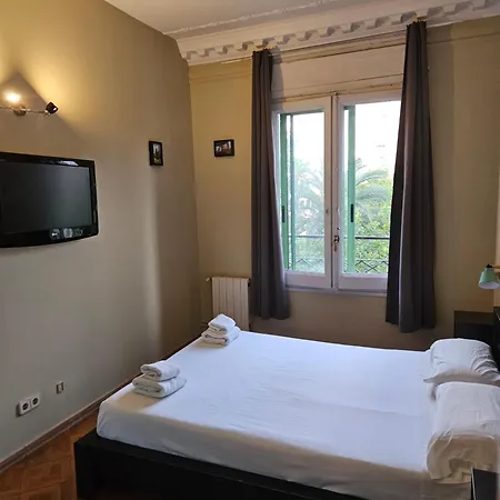 Hostal Wow *